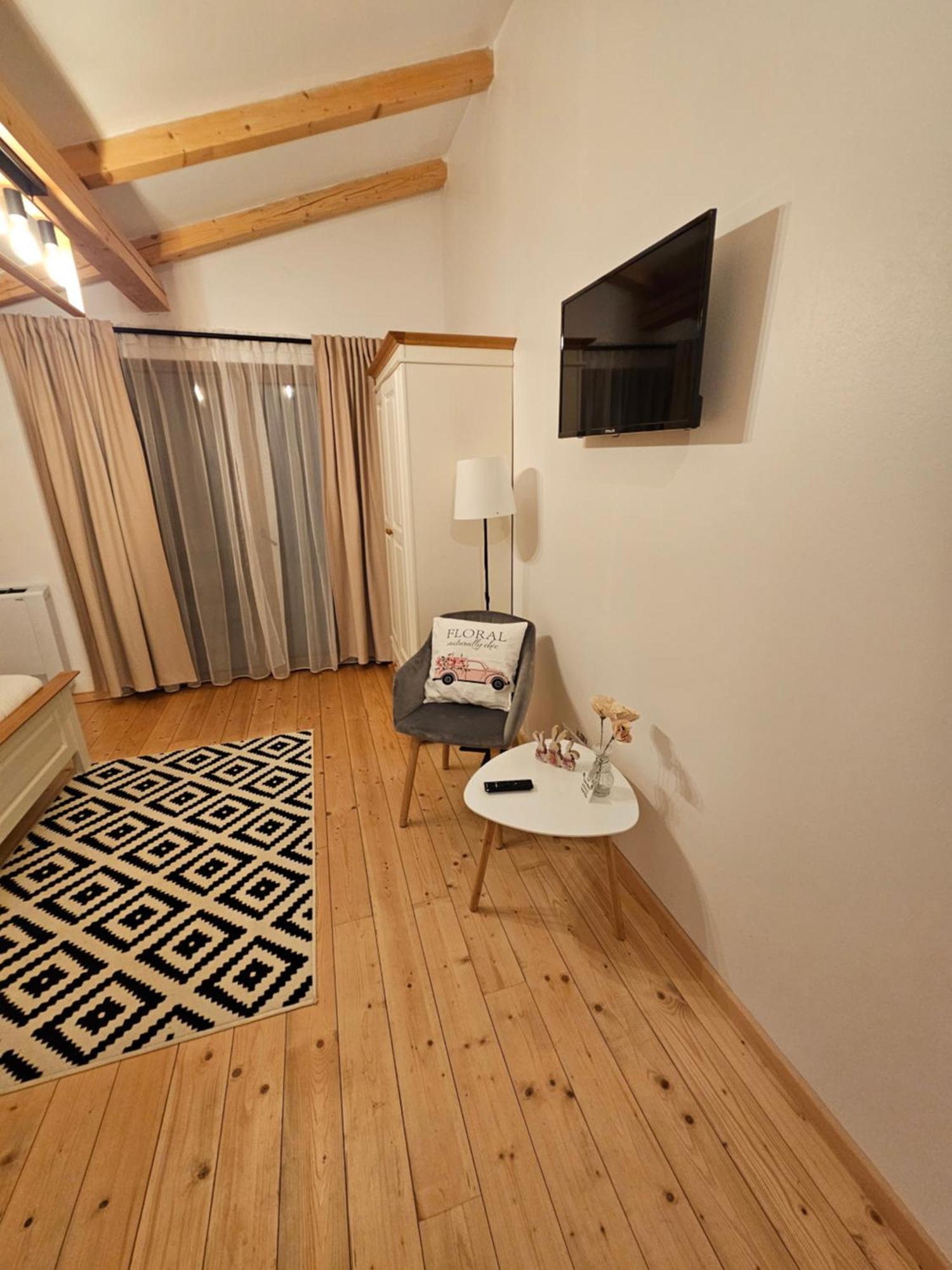 ホテル Casa Mara Vişeu de Sus エクステリア 写真